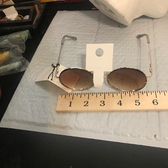FOREVER 21 SUNGLASSES  ROUND NWT - Picture 7 of 9